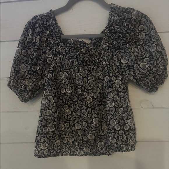 LOFT Ann Taylor XSP floral puff sleeve top. - Picture 9 of 11